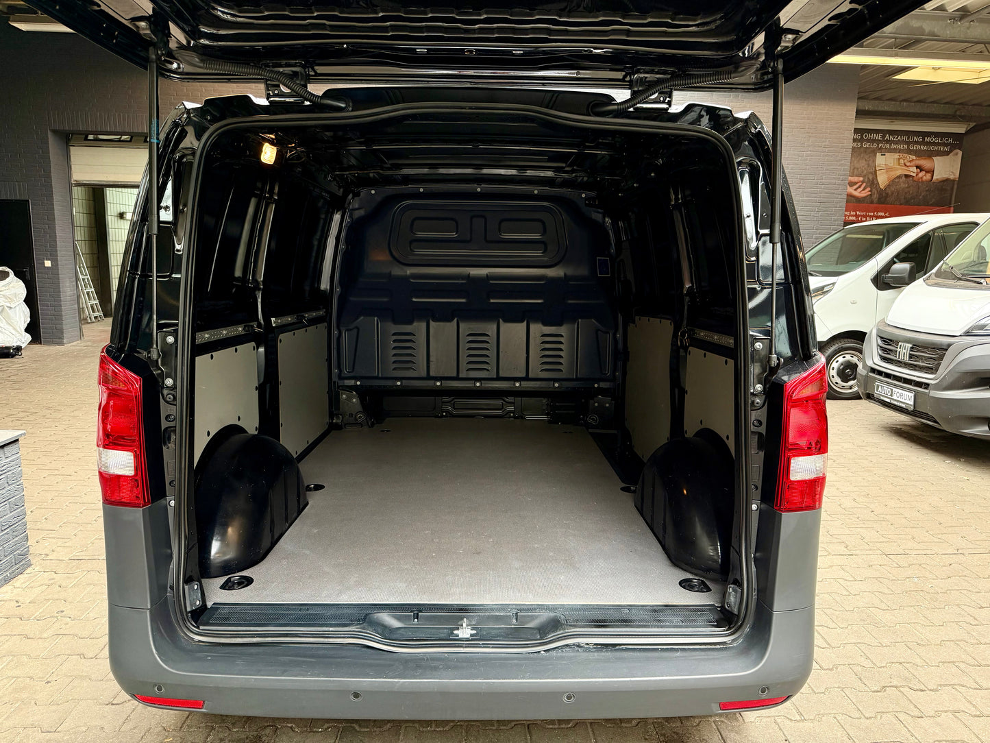 Mercedes-Benz Vito 114 CDI L1 4x4 AUTOMAT NAVI CAM SHZ KOMPAKT