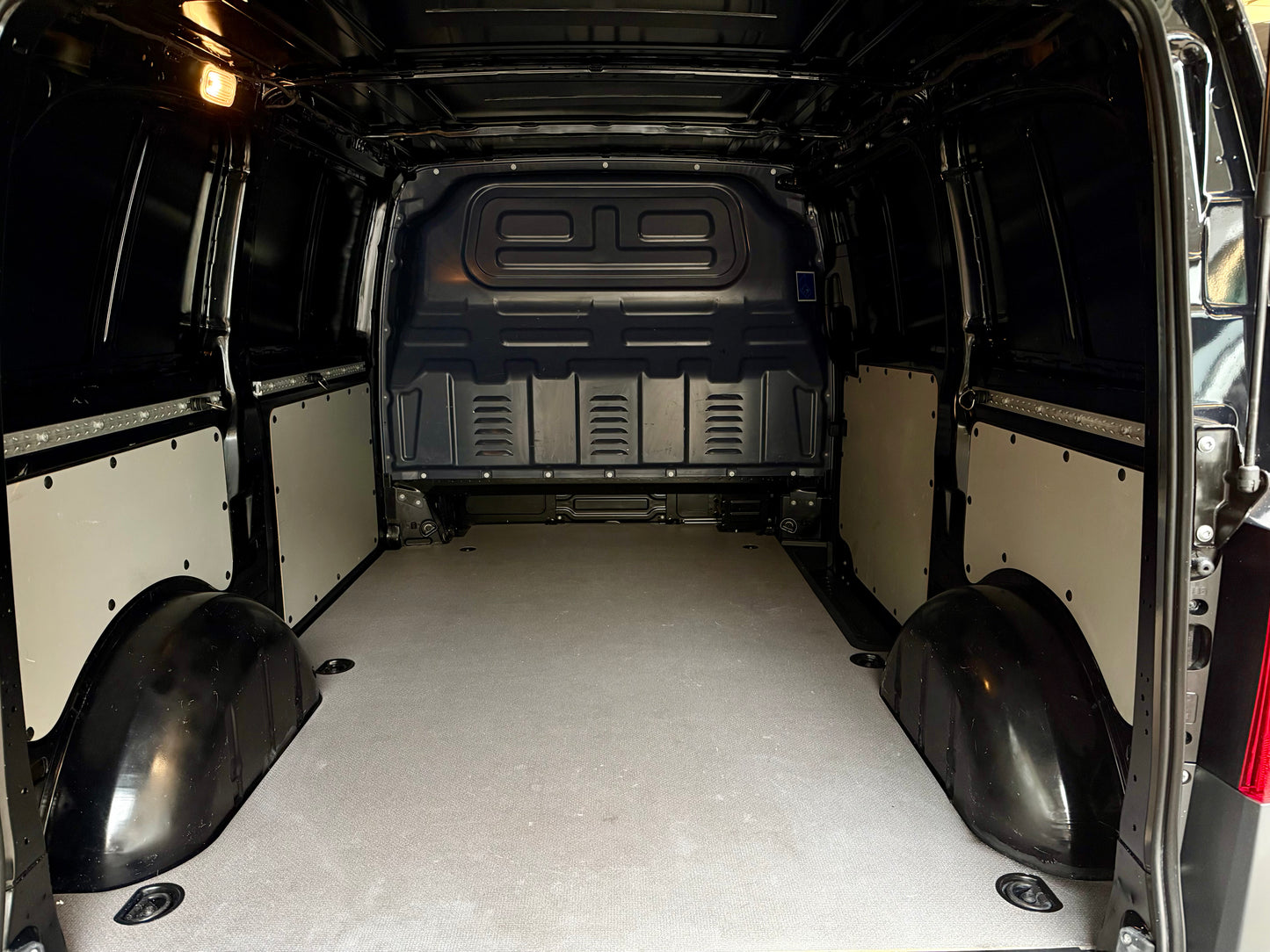 Mercedes-Benz Vito 114 CDI L1 4x4 AUTOMAT NAVI CAM SHZ KOMPAKT