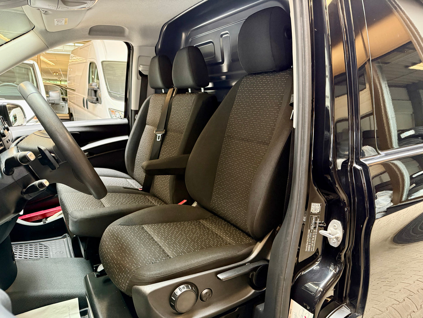 Mercedes-Benz Vito 114 CDI L1 4x4 AUTOMAT NAVI CAM SHZ KOMPAKT