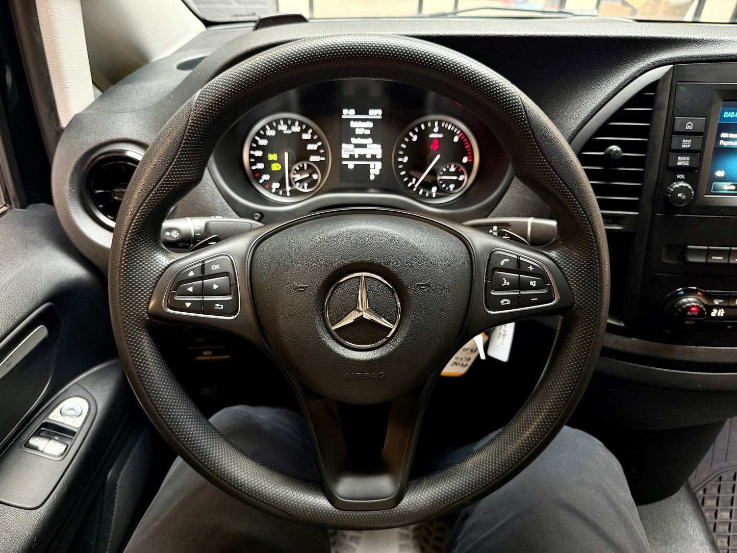Mercedes-Benz Vito 114 CDI L1 4x4 AUTOMAT NAVI CAM SHZ KOMPAKT