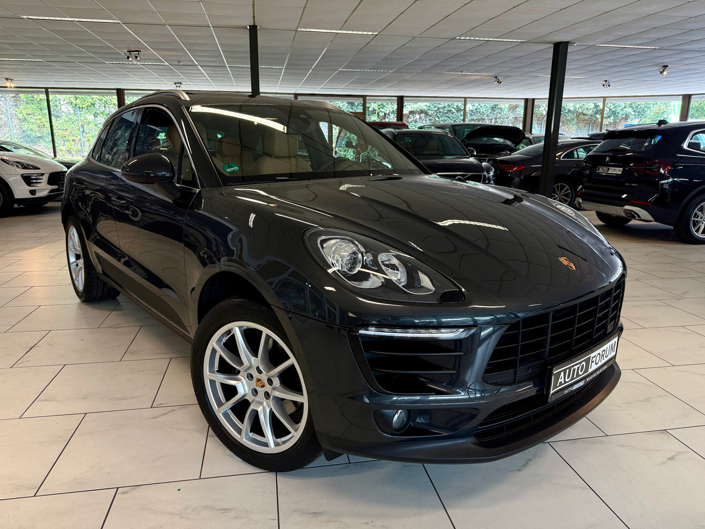 Porsche Macan SPORT AGA PANORAMA LEDER NAVI SHZ PDC LED