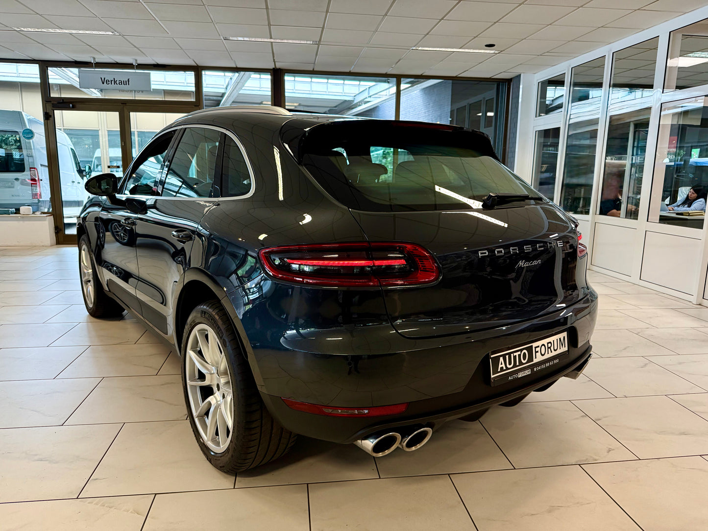 Porsche Macan SPORT AGA PANORAMA LEDER NAVI SHZ PDC LED