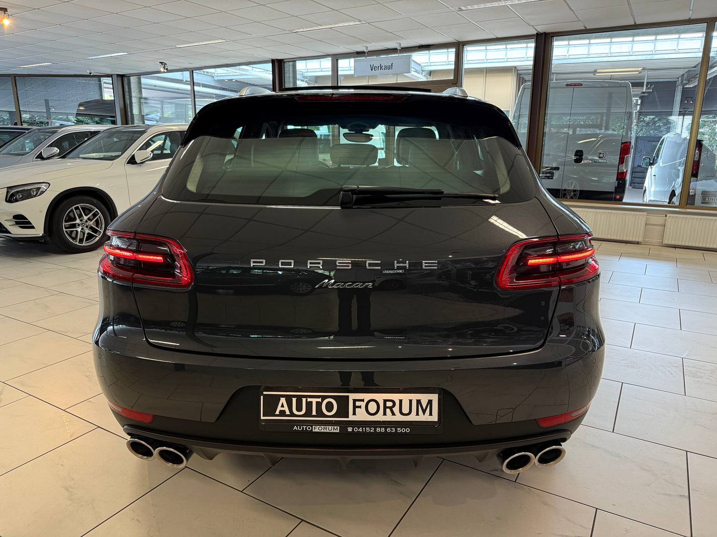 Porsche Macan SPORT AGA PANORAMA LEDER NAVI SHZ PDC LED