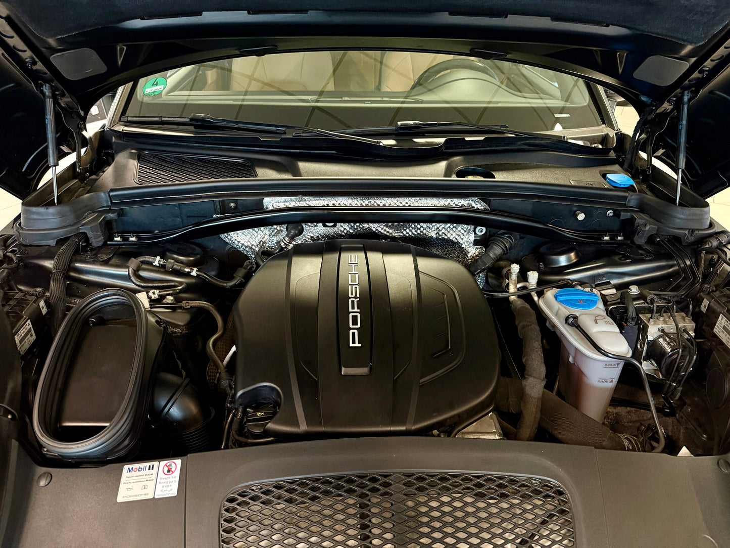 Porsche Macan SPORT AGA PANORAMA LEDER NAVI SHZ PDC LED