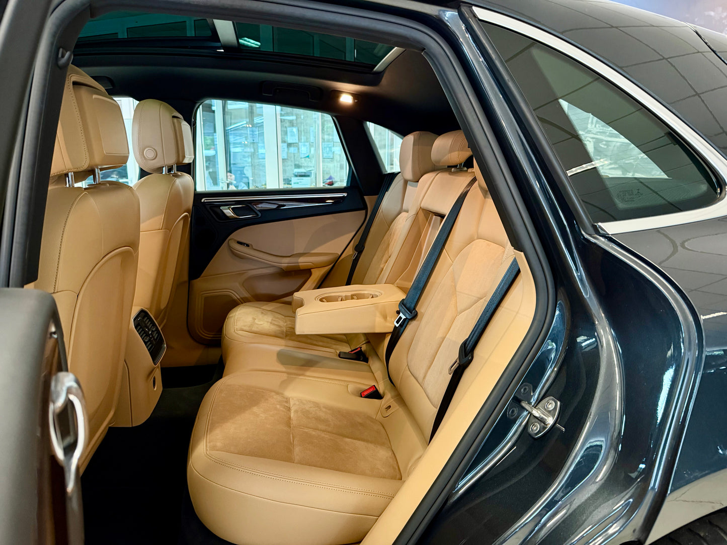 Porsche Macan SPORT AGA PANORAMA LEDER NAVI SHZ PDC LED