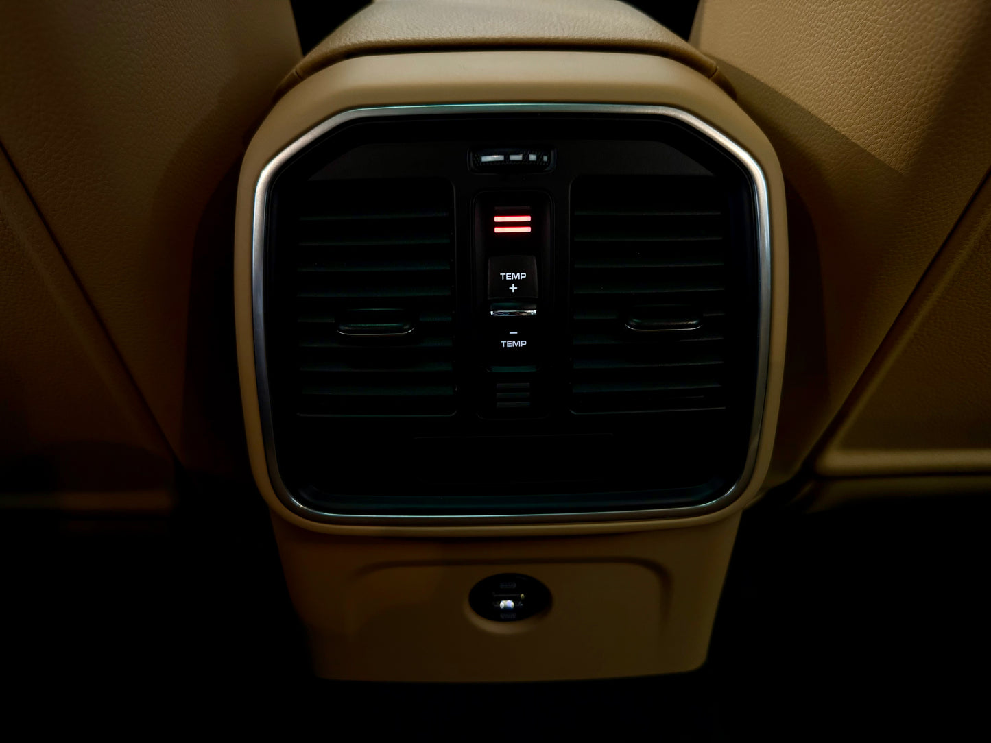 Porsche Macan SPORT AGA PANORAMA LEDER NAVI SHZ PDC LED