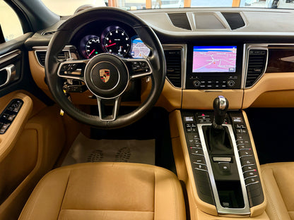 Porsche Macan SPORT AGA PANORAMA LEDER NAVI SHZ PDC LED