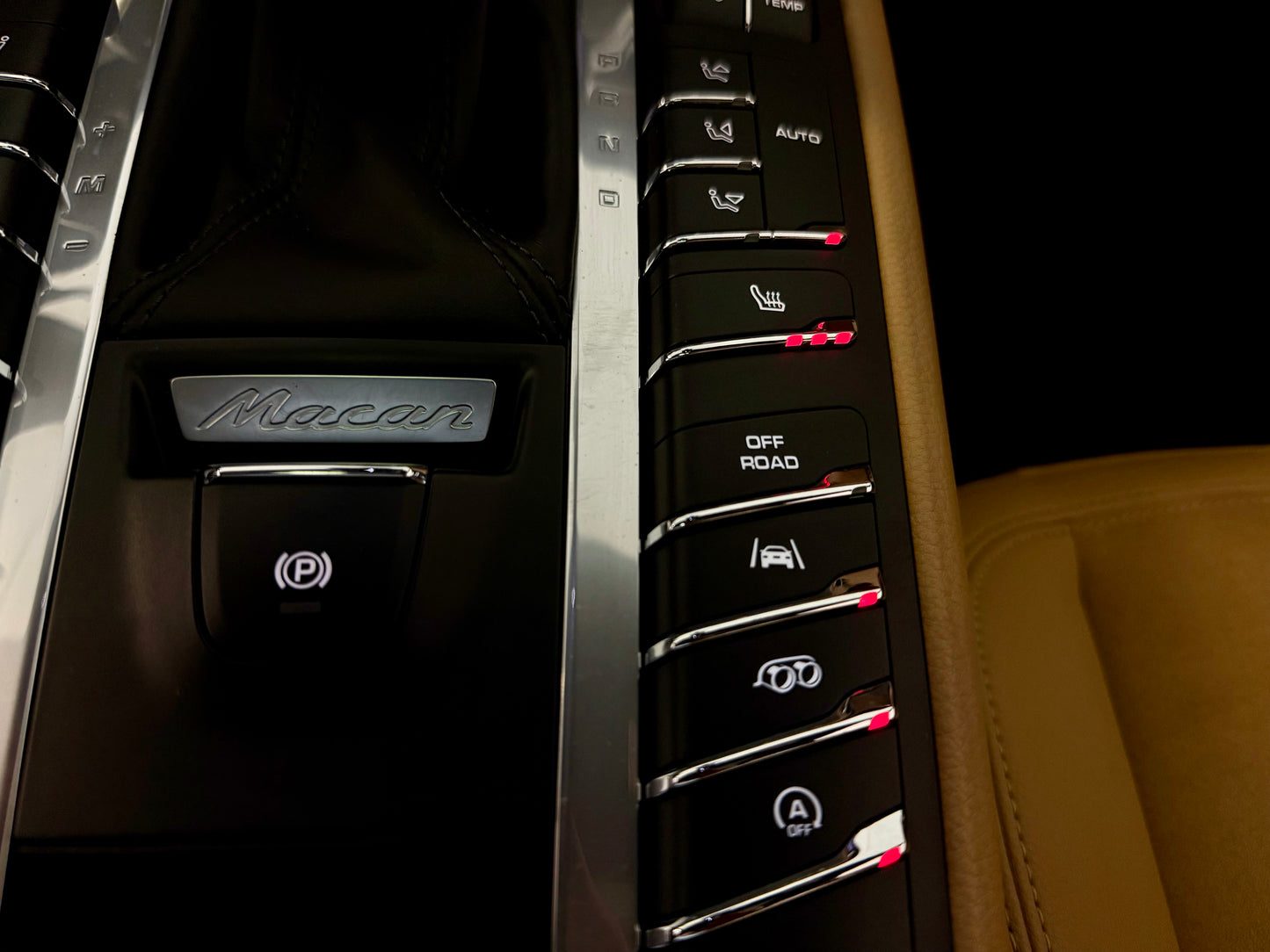 Porsche Macan SPORT AGA PANORAMA LEDER NAVI SHZ PDC LED