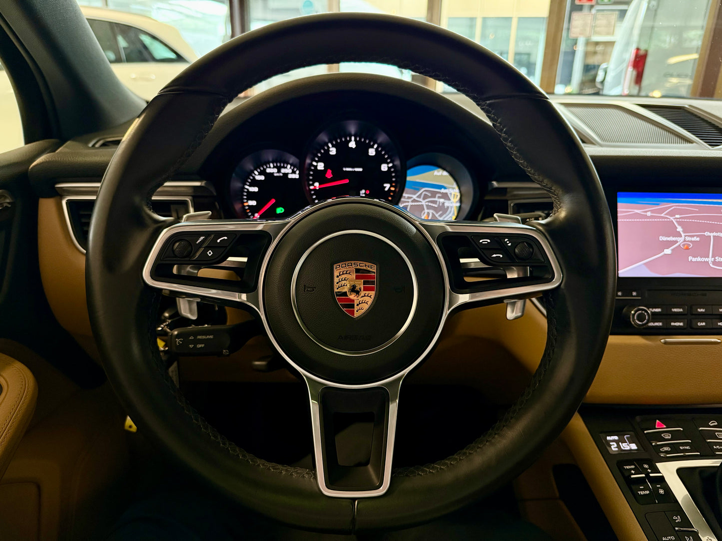 Porsche Macan SPORT AGA PANORAMA LEDER NAVI SHZ PDC LED
