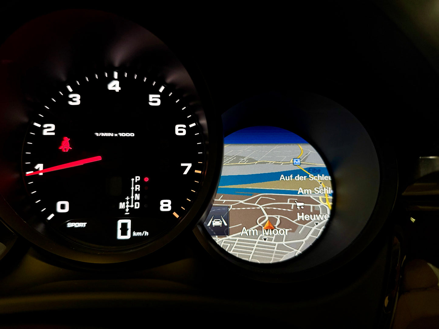 Porsche Macan SPORT AGA PANORAMA LEDER NAVI SHZ PDC LED