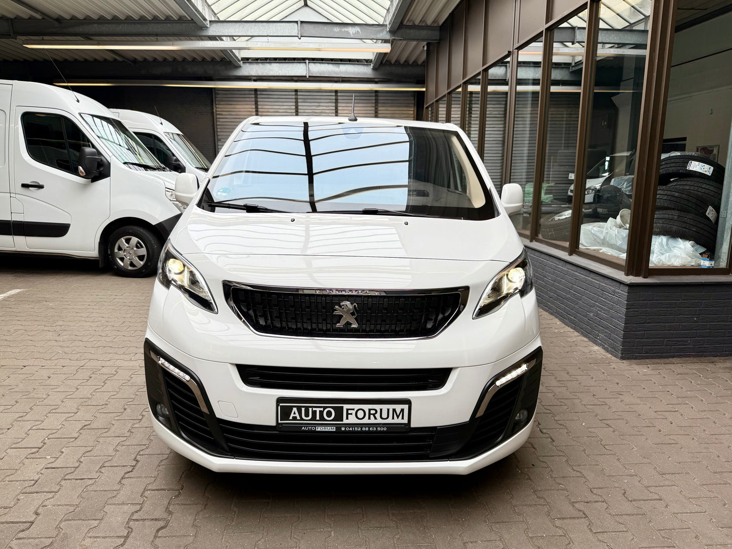 Peugeot Expert 2.0 D L2 PREMIUM AUTOMATIK AHK PDC NAVI