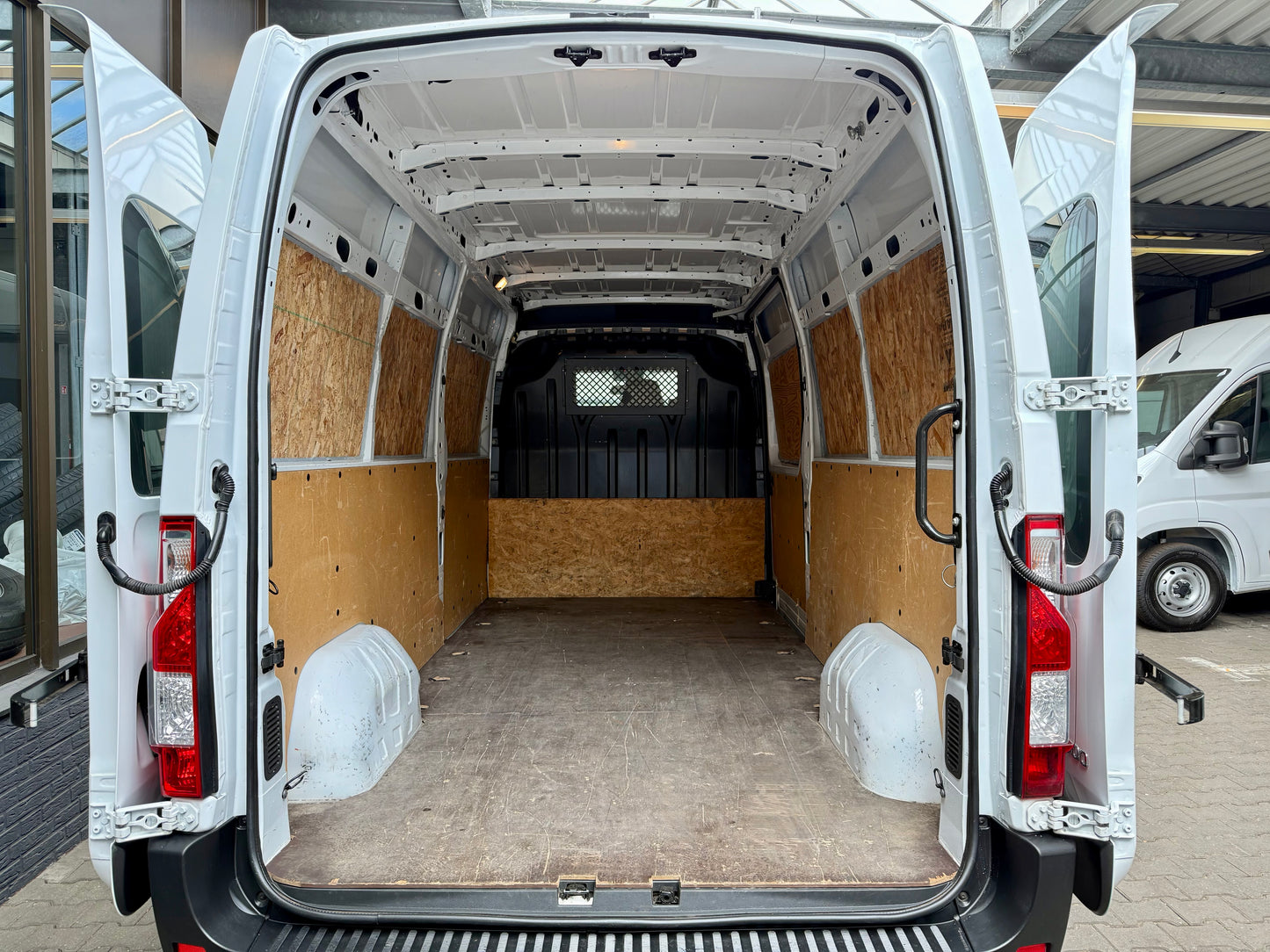 Nissan NV400 2.3 dCi L3H2 3,5t AUTOMATIK KLIMA CAM TEMP