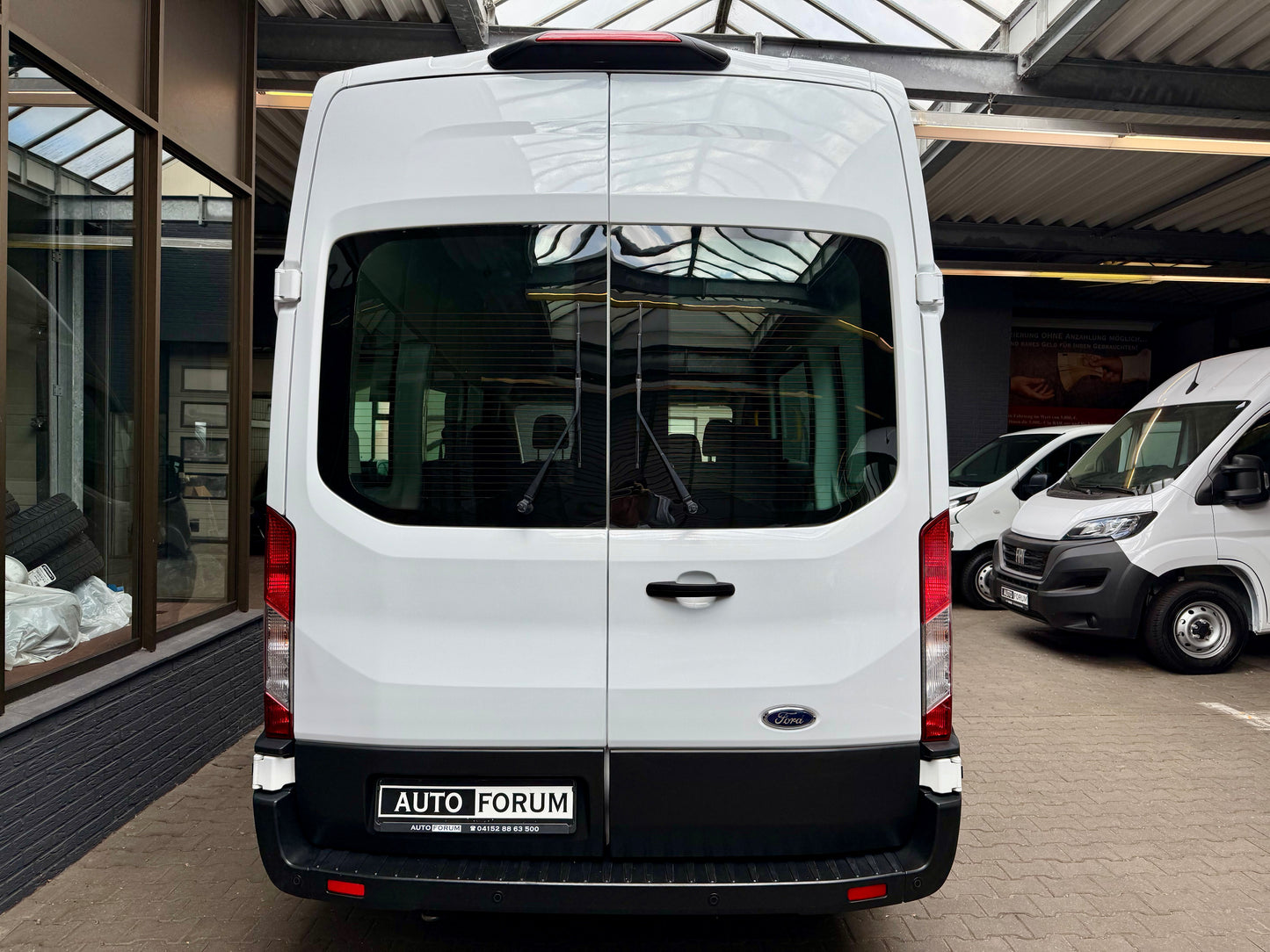 Ford Transit 2.0 TDCi L2H3 BUS 9SITZ KLIMA PDC TEMPOM