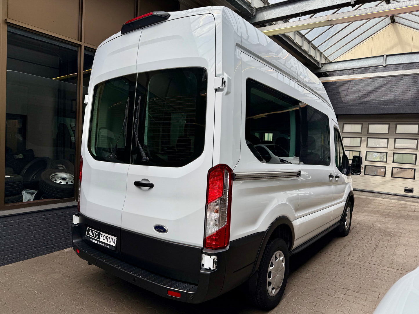 Ford Transit 2.0 TDCi L2H3 BUS 9SITZ KLIMA PDC TEMPOM