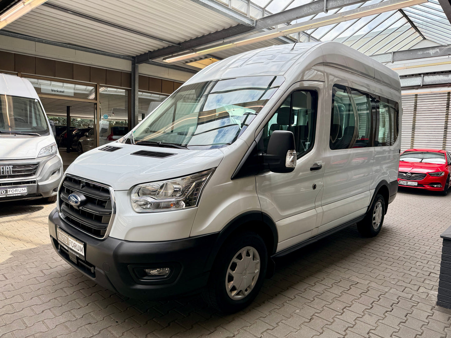 Ford Transit 2.0 TDCi L2H3 BUS 9SITZ KLIMA PDC TEMPOM