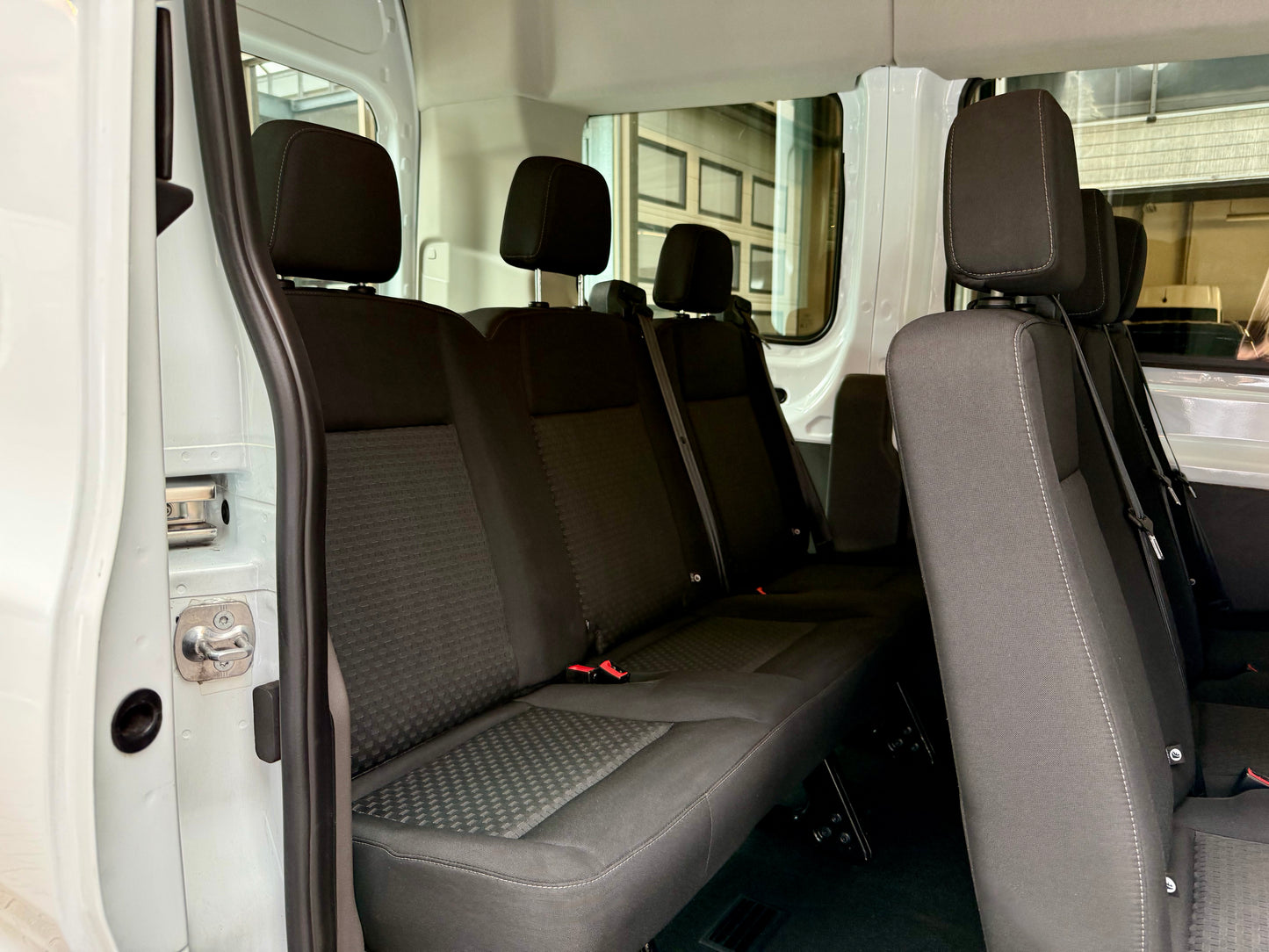 Ford Transit 2.0 TDCi L2H3 BUS 9SITZ KLIMA PDC TEMPOM