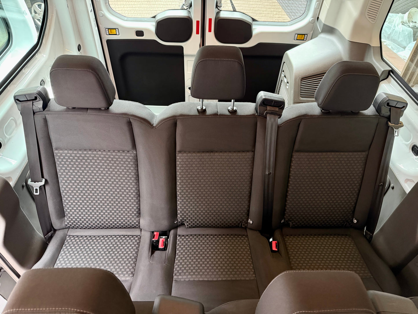 Ford Transit 2.0 TDCi L2H3 BUS 9SITZ KLIMA PDC TEMPOM
