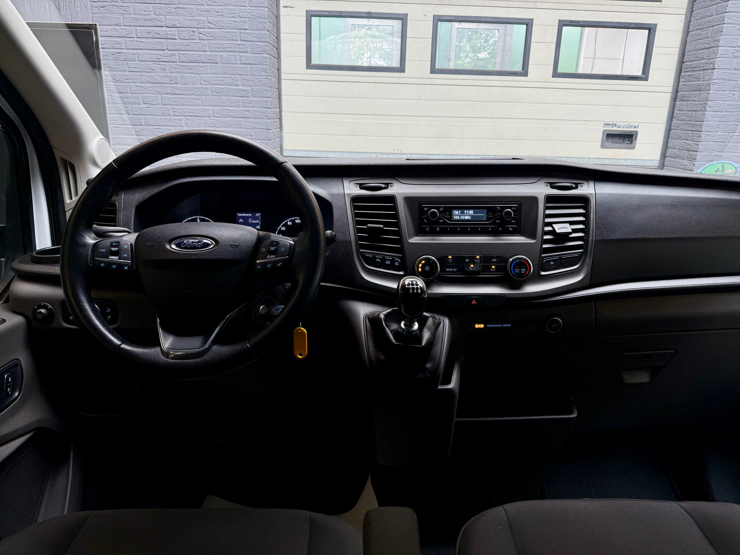 Ford Transit 2.0 TDCi L2H3 BUS 9SITZ KLIMA PDC TEMPOM