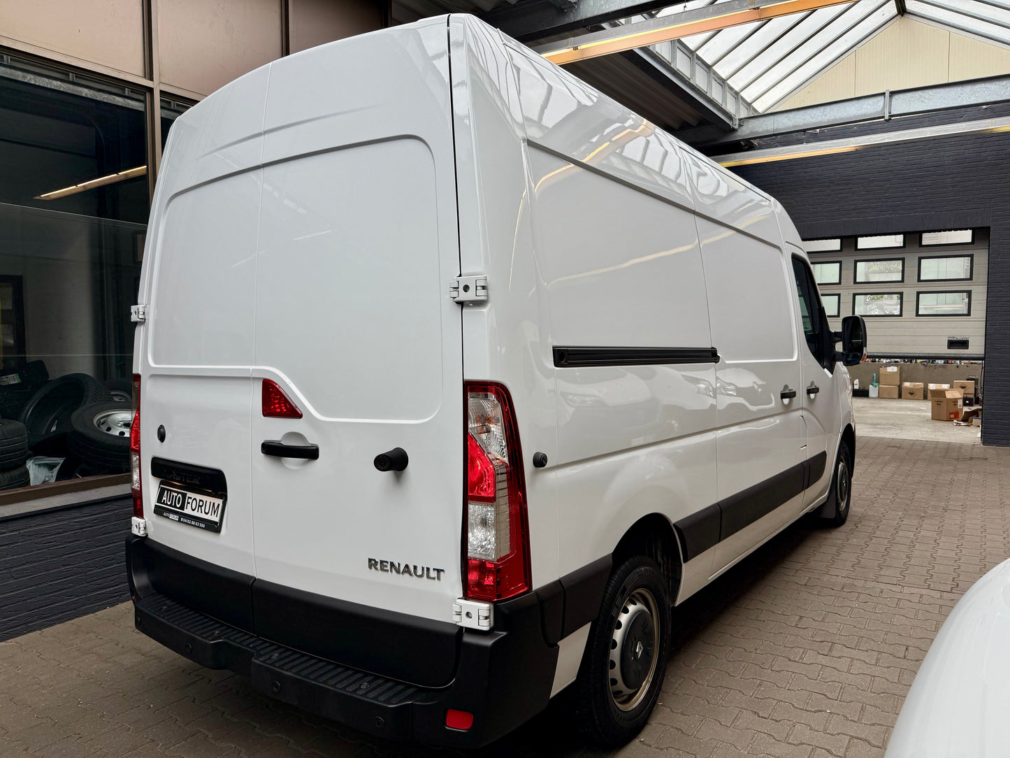 Renault Master 2.3 dCi L2H2 3,5t NAVI KLIMA CAM PDC 3STZ