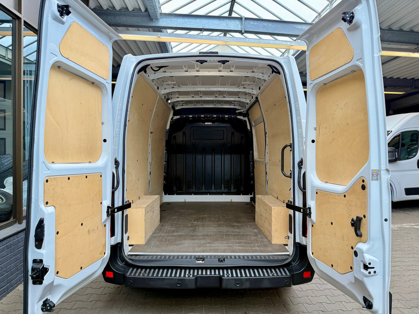 Renault Master 2.3 dCi L2H2 3,5t NAVI KLIMA CAM PDC 3STZ