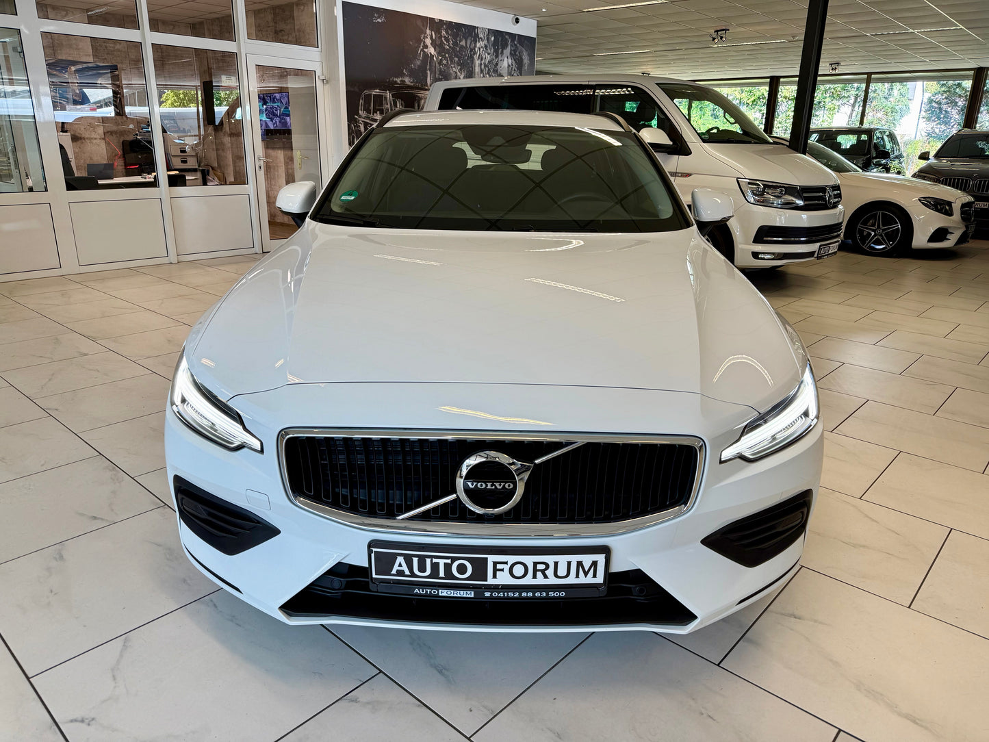 Volvo V60 2.0 B4 AUT LED NAVI KAMERA AHK SHZ PDC