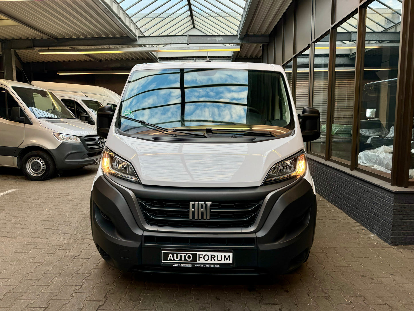 Fiat Ducato 2.3 D L1H1 KLIMA AHK CAM 3-SITZE CARPLAY