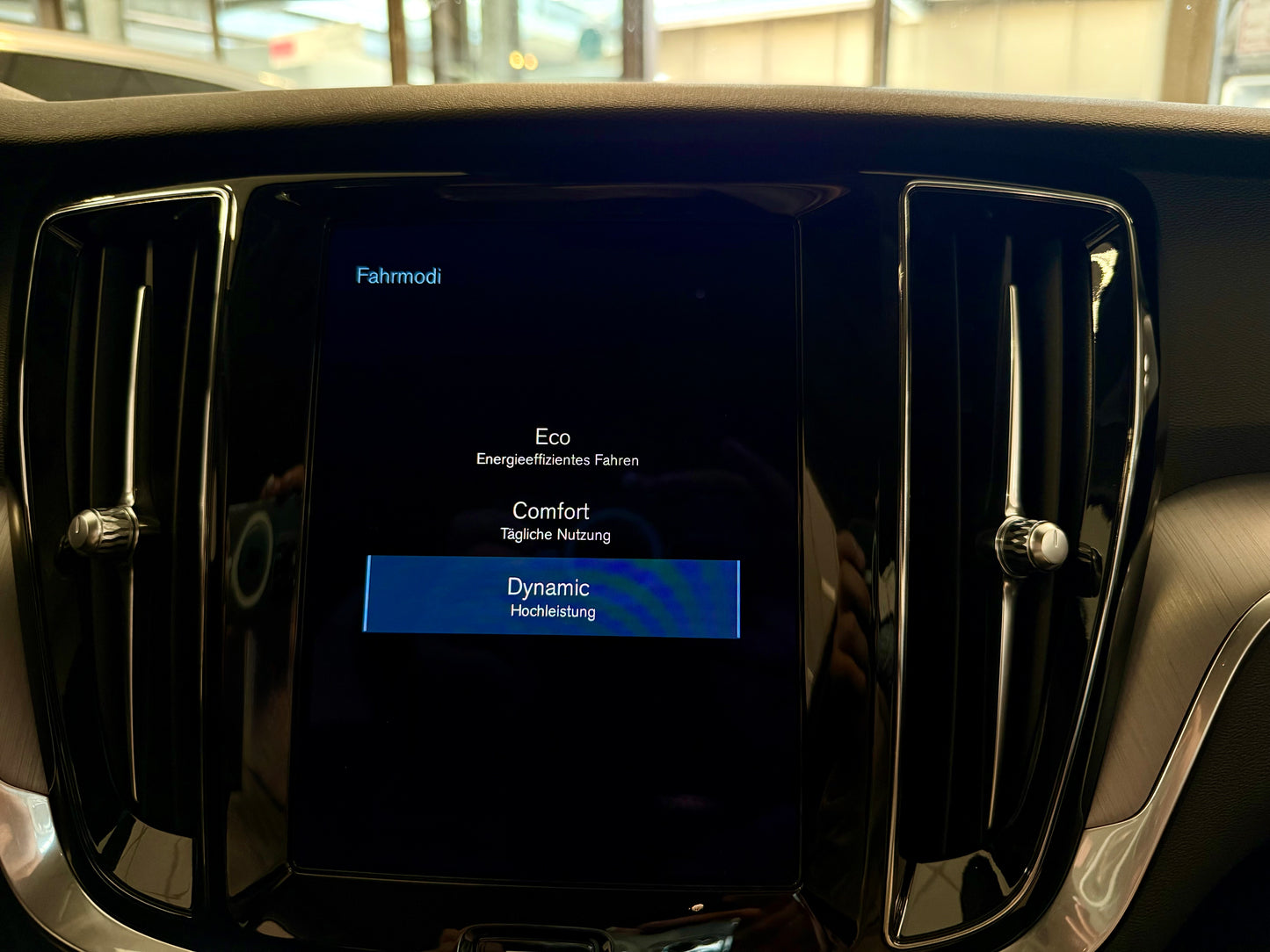 Volvo V60 2.0 B4 AUT LED NAVI KAMERA AHK SHZ PDC