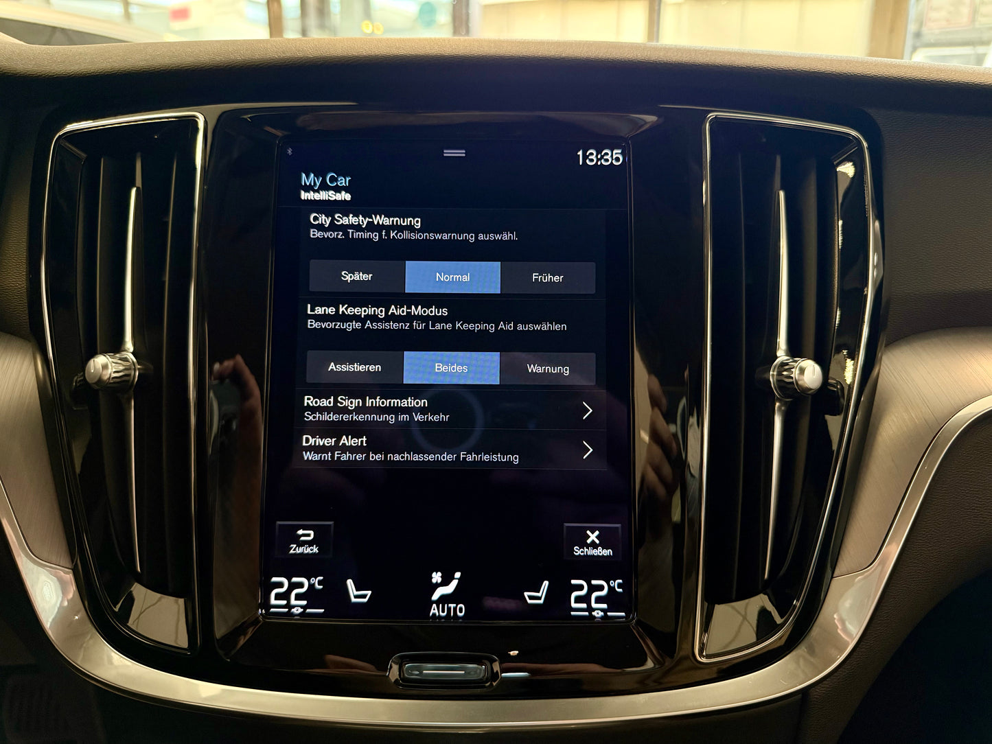 Volvo V60 2.0 B4 AUT LED NAVI KAMERA AHK SHZ PDC