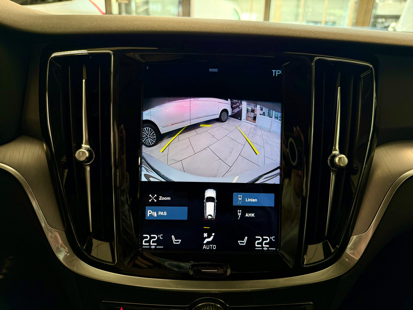 Volvo V60 2.0 B4 AUT LED NAVI KAMERA AHK SHZ PDC
