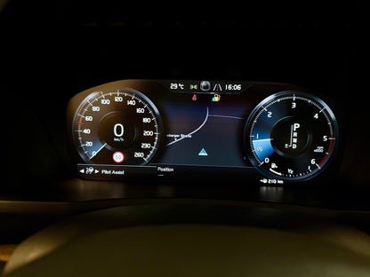 Volvo XC90 D5 AWD INSCRIPTION 7STZ AHK B&W PANO HEADUP