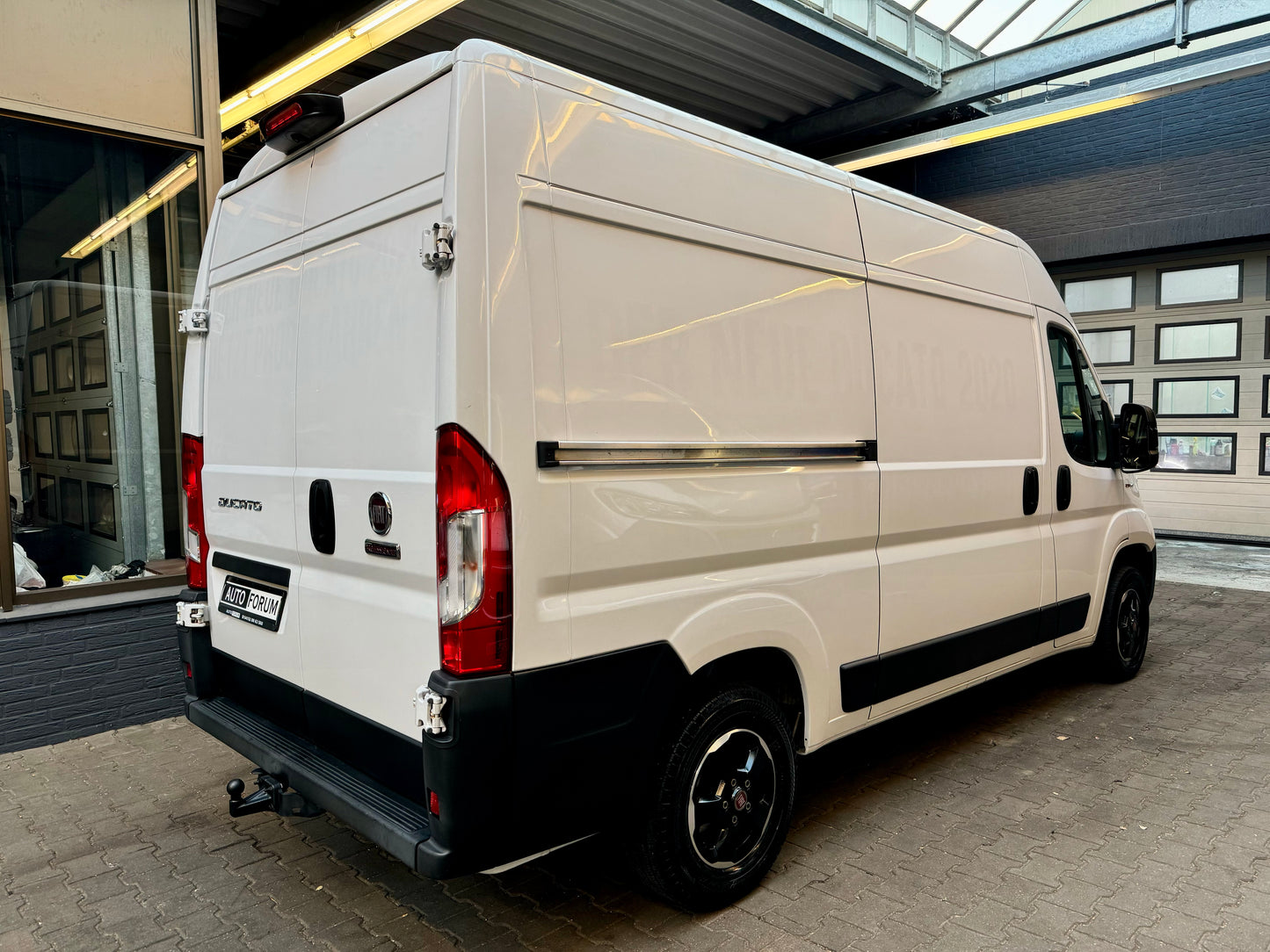 Fiat Ducato 2.3 D L2H2 AUTOMATIK AHK KLIMA CAM NAVI