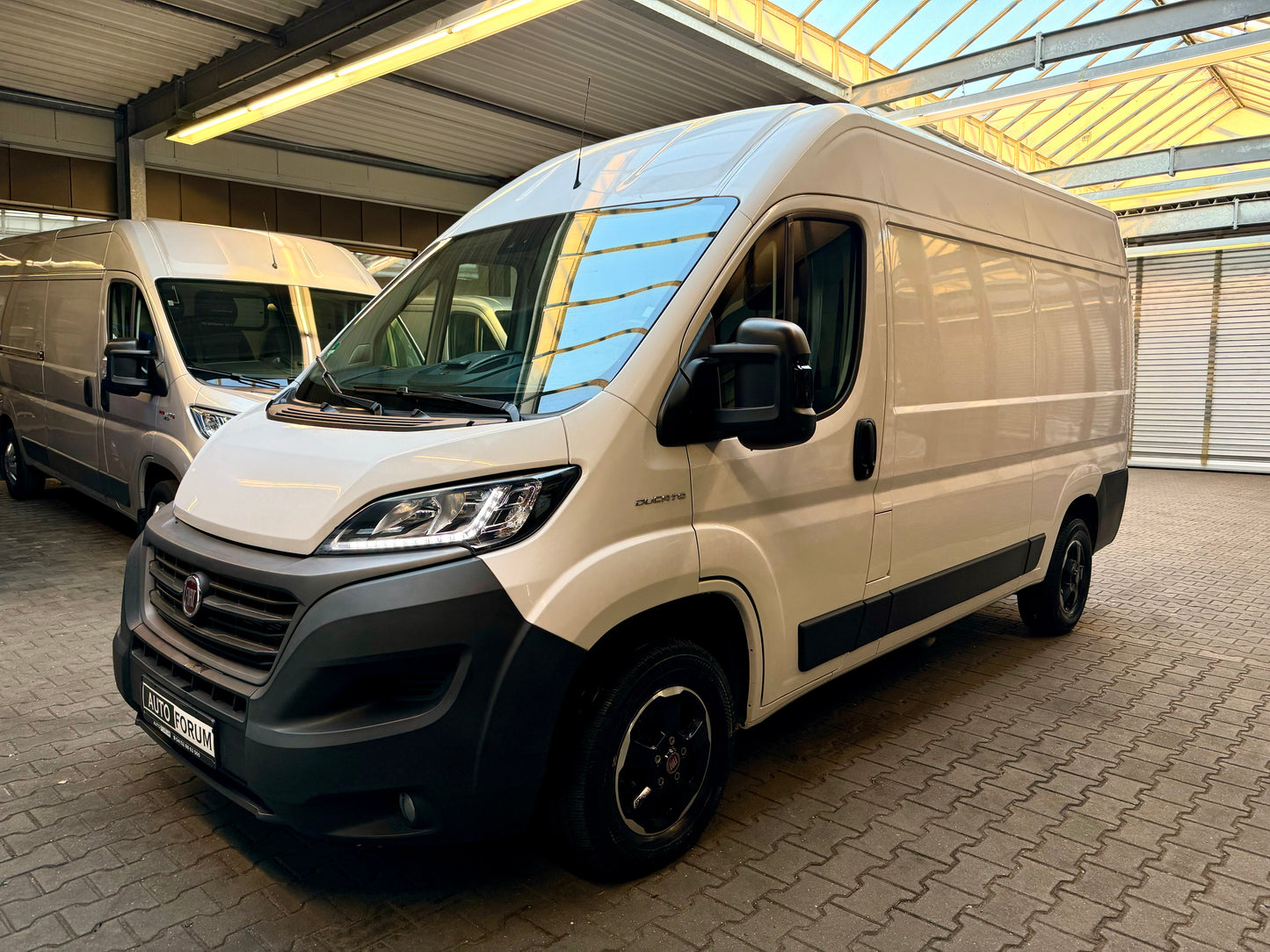 Fiat Ducato 2.3 D L2H2 AUTOMATIK AHK KLIMA CAM NAVI