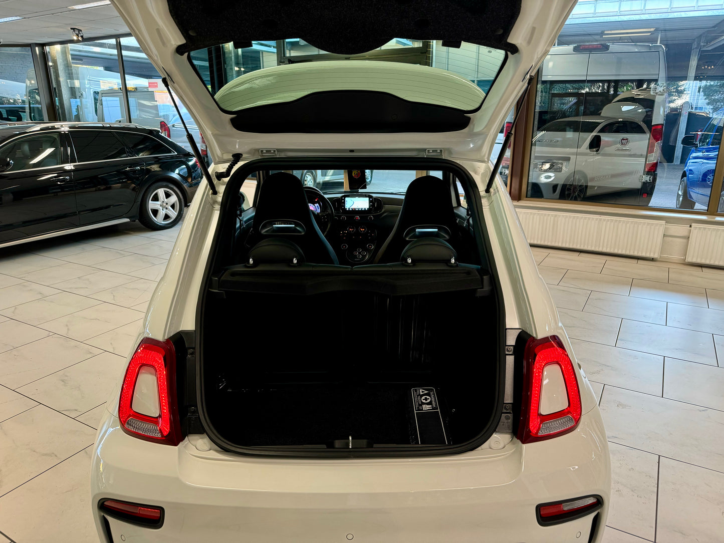 Abarth 595 Turismo AUTOMATIK LEDER NAVI KLIMA PDC LED