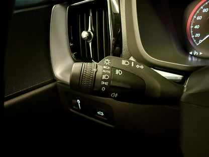 Volvo XC60 T5 AWD LEDER AHK NAVI PDC LED SHZ CAM DAB