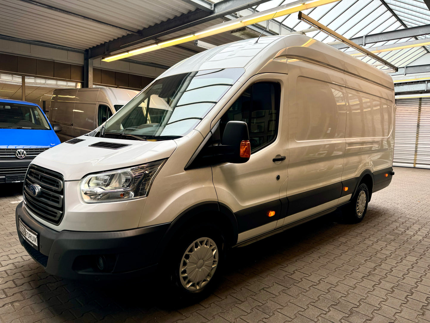 Ford Transit 2.0 TDCi L4H3 KLIMA 3-SITZE AHK CAM TEMP