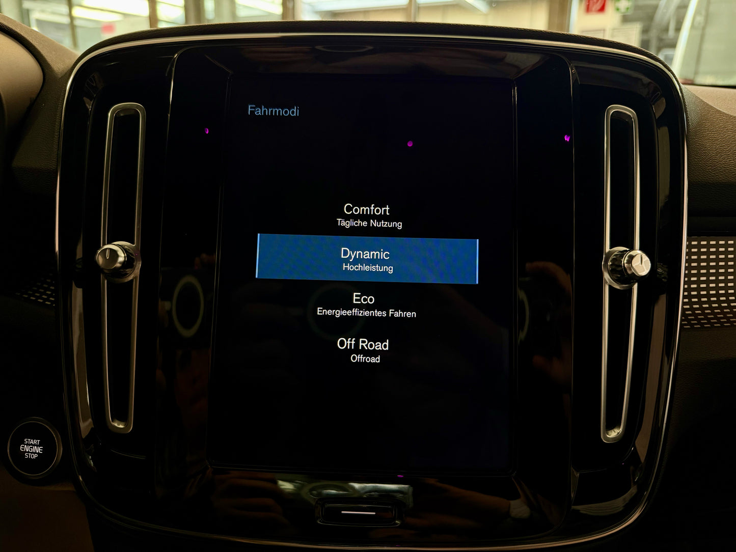 Volvo XC40 T4 AWD R-DESIGN LEDER AHK H/K MEMORY KAMERA