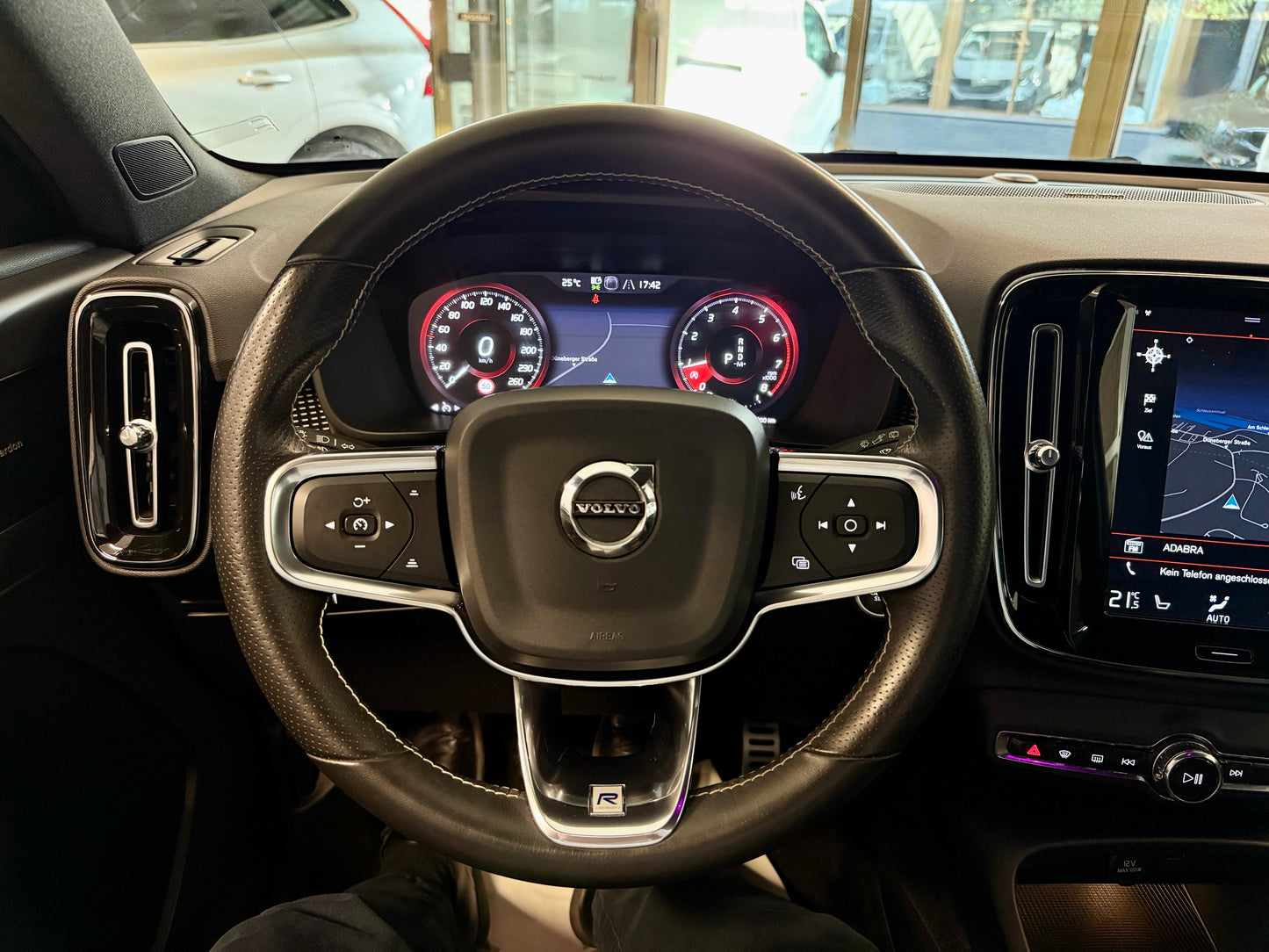 Volvo XC40 T4 AWD R-DESIGN LEDER AHK H/K MEMORY KAMERA