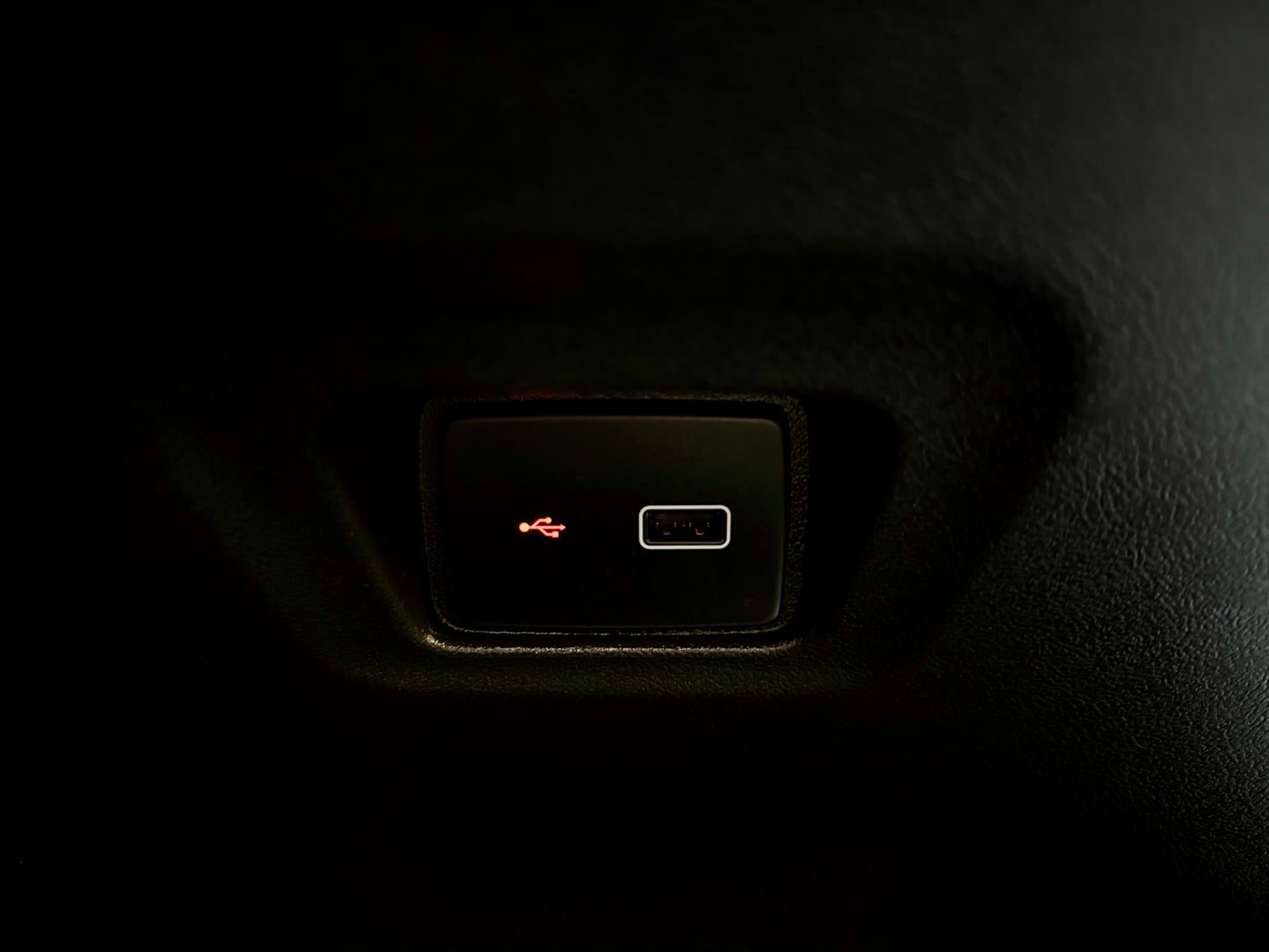 Fiat Ducato 2.3 D L2H2 3,3t KLIMA 3-SITZE PDC VERKLEIDET