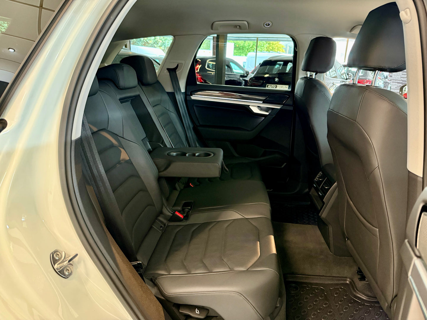 Volkswagen Touareg 3.0 TDI 4M R-LINE BLACK AHK NAVI LED STANDHEIZUNG