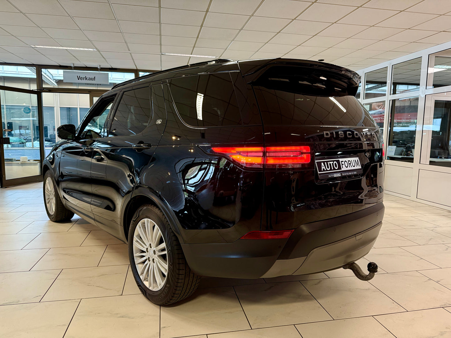 Land Rover Discovery 3.0 D LEDER AHK LED LUFT PANO CAM SHZ