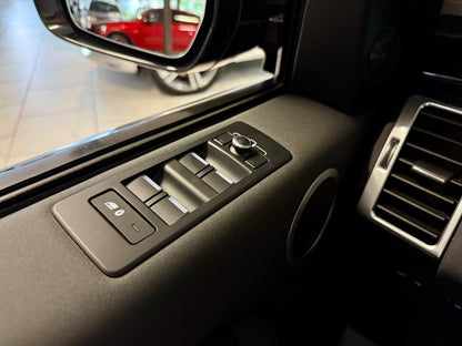 Land Rover Discovery 3.0 D LEDER AHK LED LUFT PANO CAM SHZ