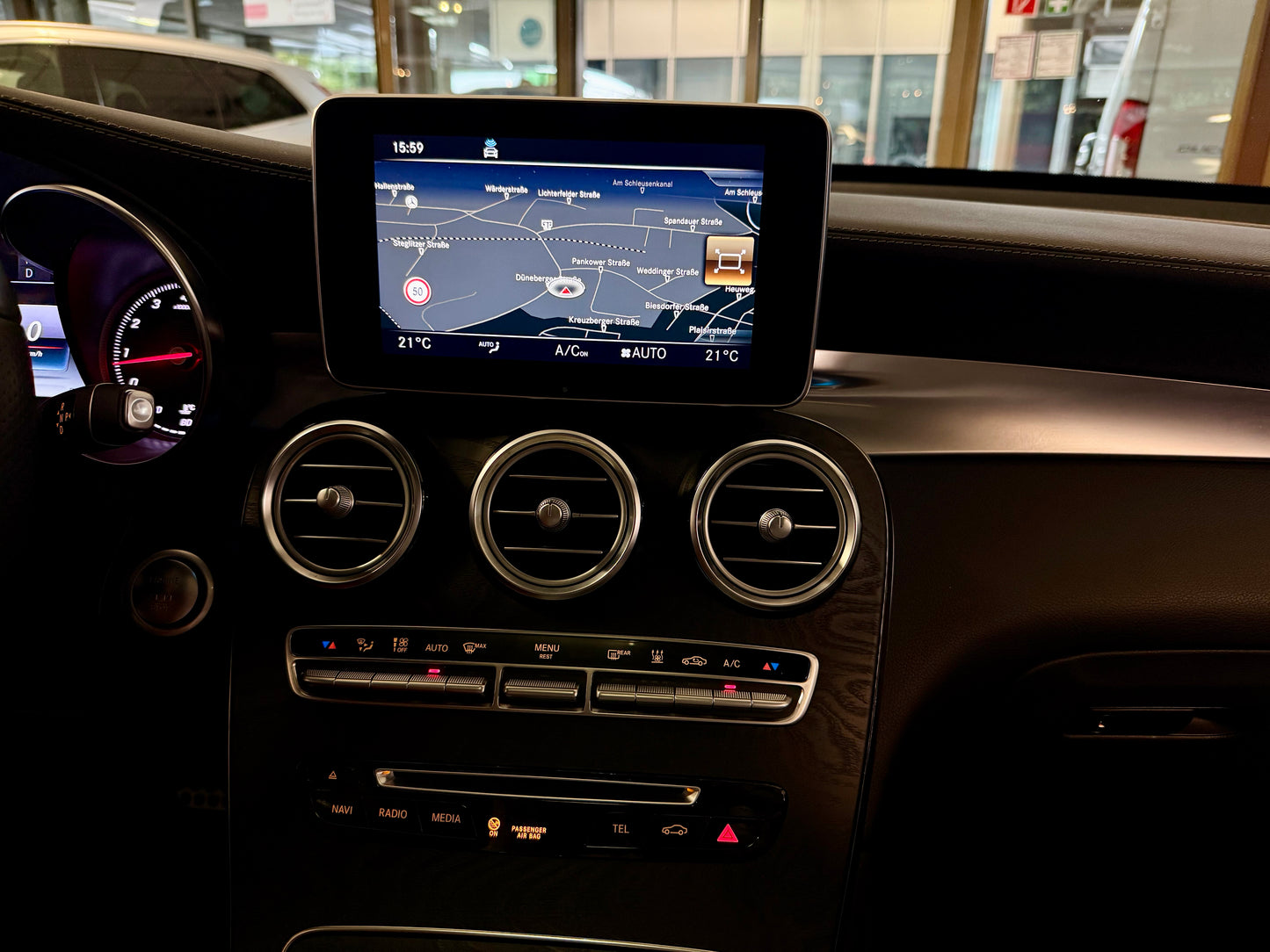 Mercedes-Benz GLC 250 4M AMG-LINE DESIGNO MAGNO AHK BURMESTER