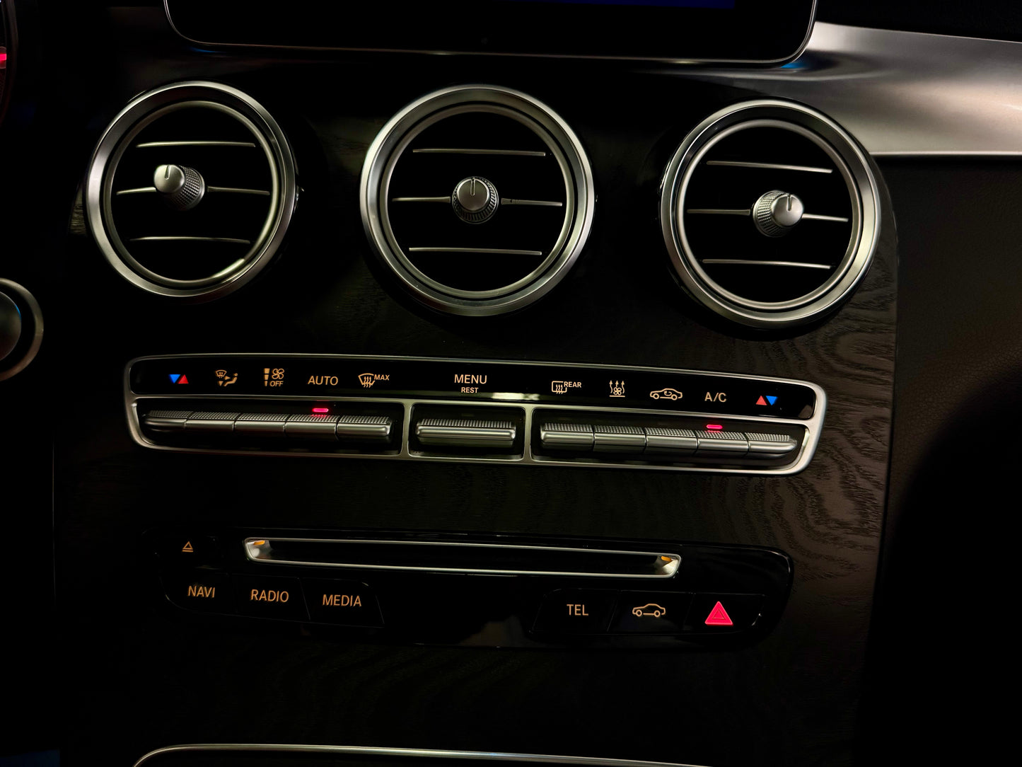 Mercedes-Benz GLC 250 4M AMG-LINE DESIGNO MAGNO AHK BURMESTER