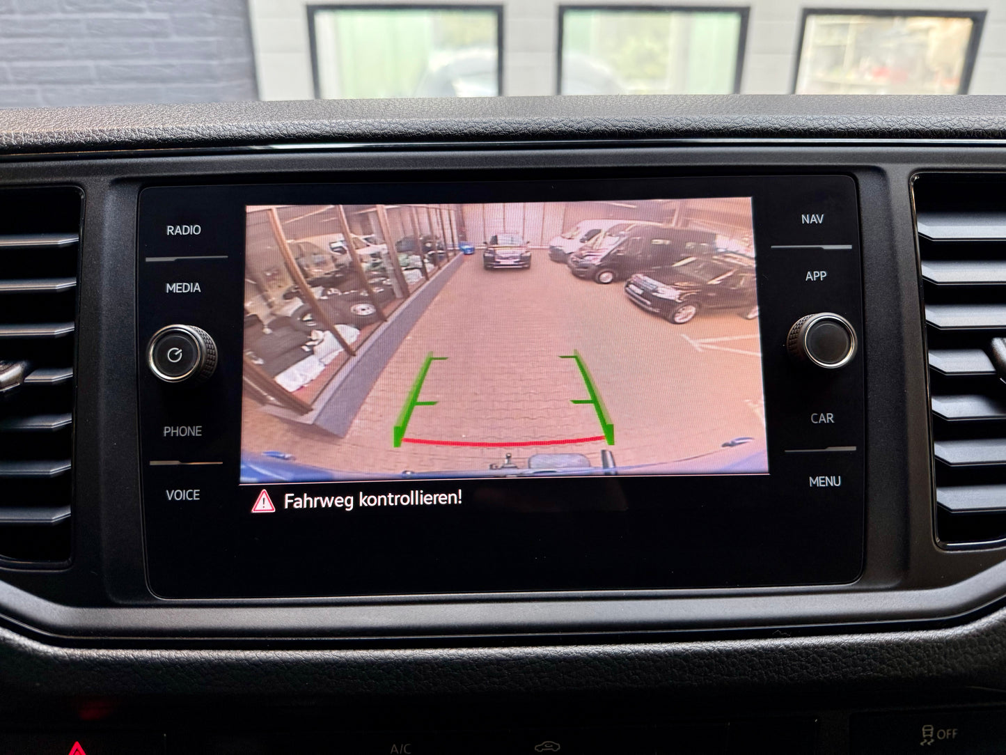 Volkswagen Crafter 2.0 TDI L3H3 3,5t AHK NAVI CAM KLIMA PDC