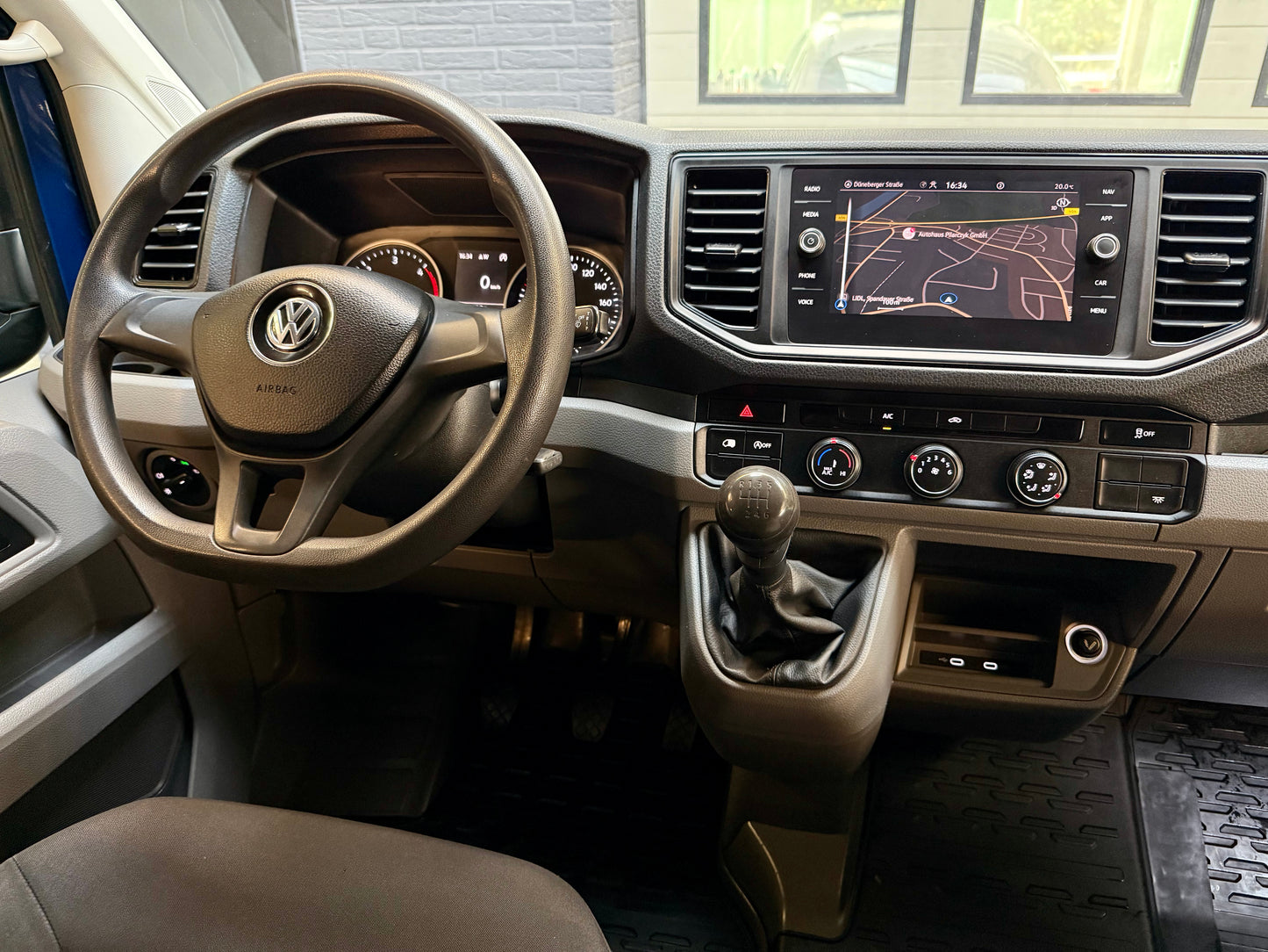 Volkswagen Crafter 2.0 TDI L3H3 3,5t AHK NAVI CAM KLIMA PDC