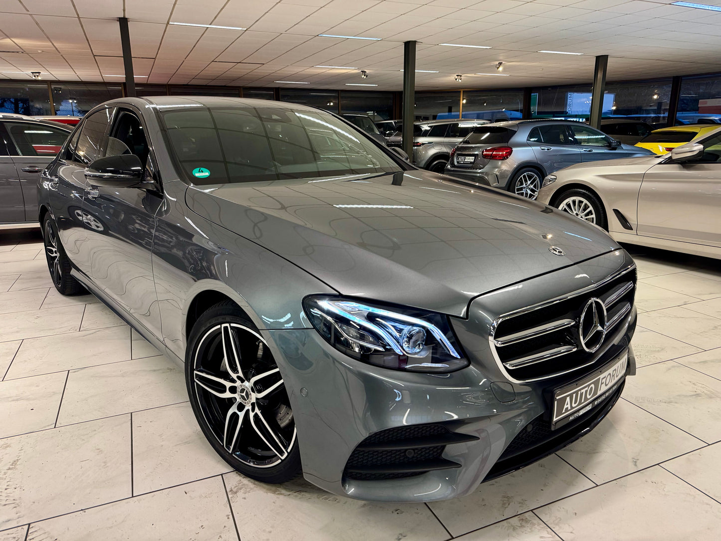 Mercedes-Benz E 200 LIMO 3xAMG-LINE NIGHT BURMESTER LEDER NAVI