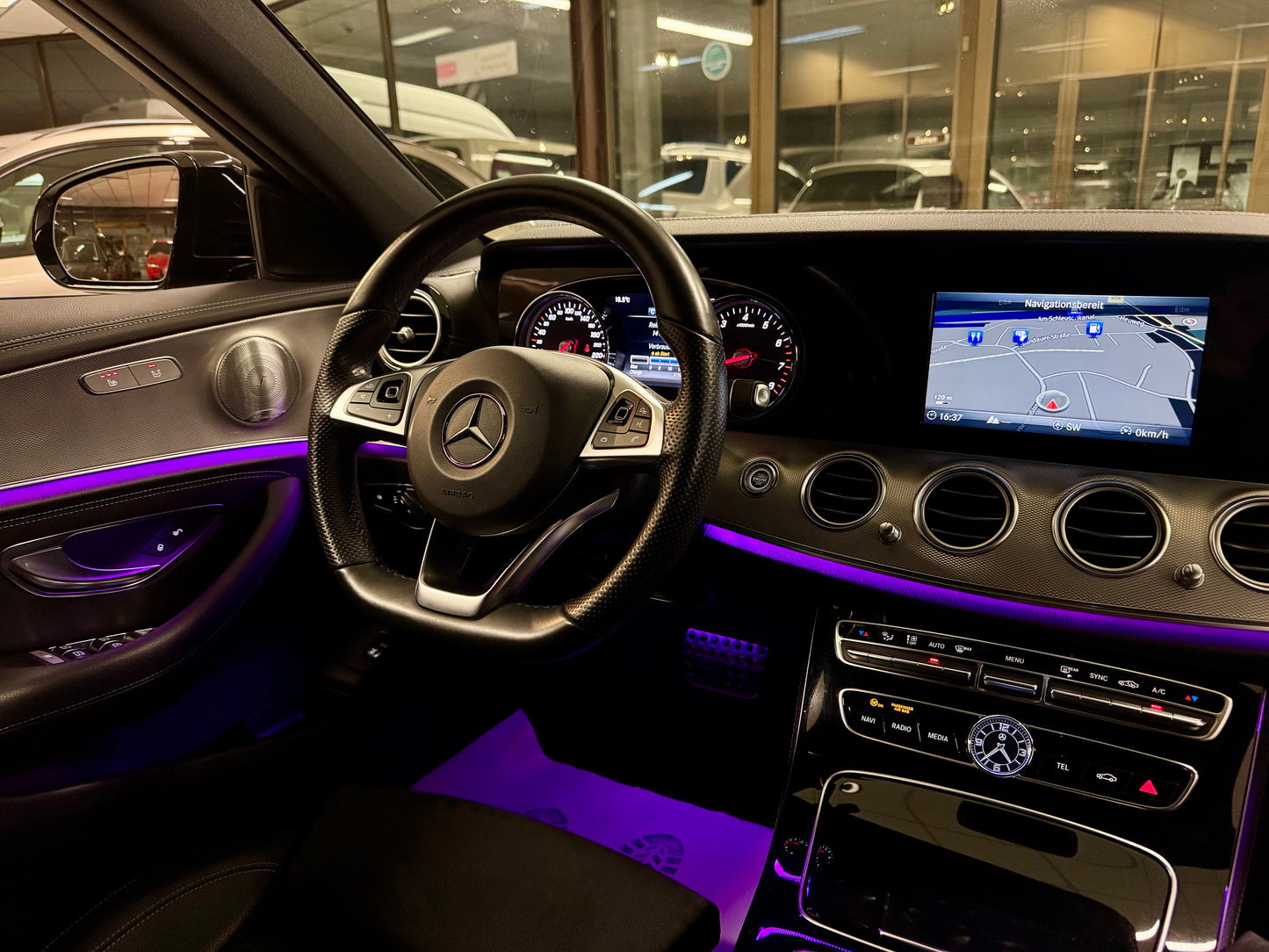 Mercedes-Benz E 200 LIMO 3xAMG-LINE NIGHT BURMESTER LEDER NAVI