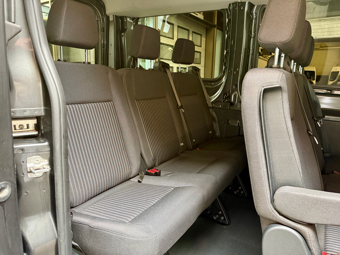 Ford Transit 2.0 D L2H3 BUS 9-SITZE AHK KLIMA CAM PDC