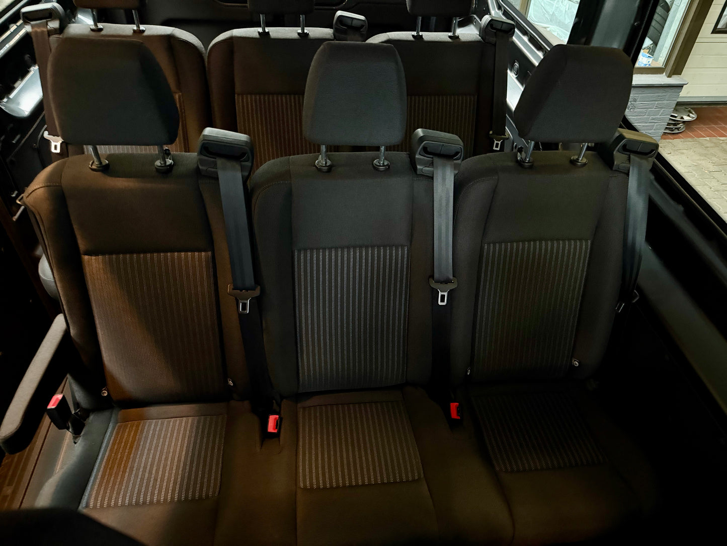 Ford Transit 2.0 D L2H3 BUS 9-SITZE AHK KLIMA CAM PDC