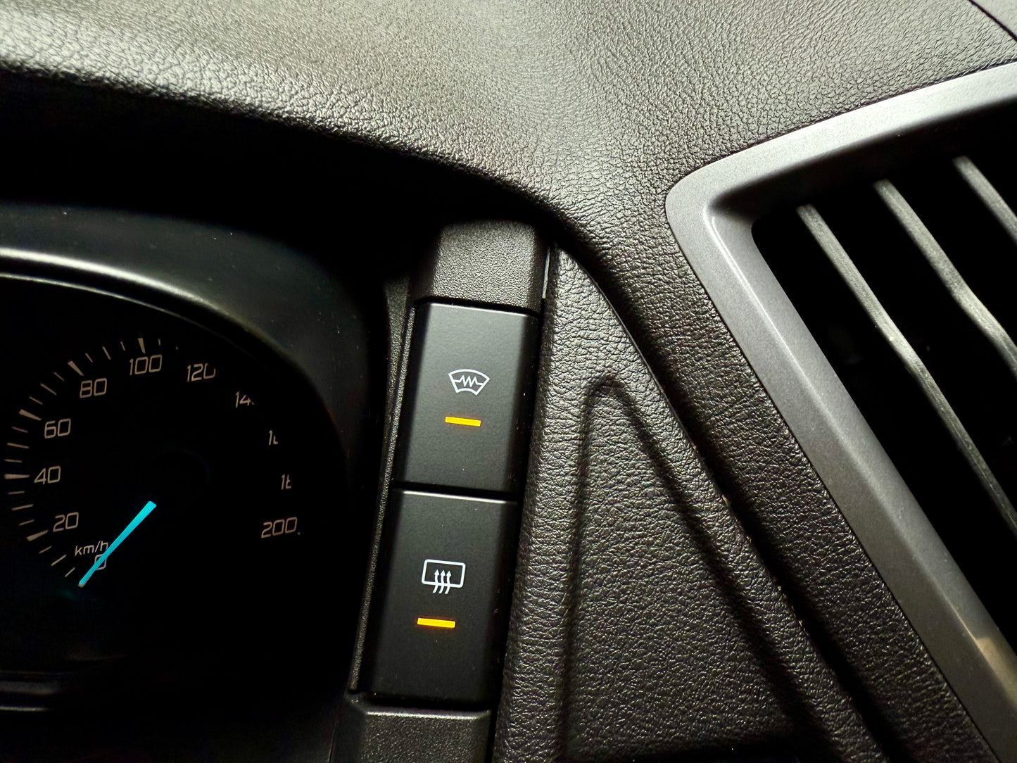 Ford Transit 2.0 D L2H3 BUS 9-SITZE AHK KLIMA CAM PDC